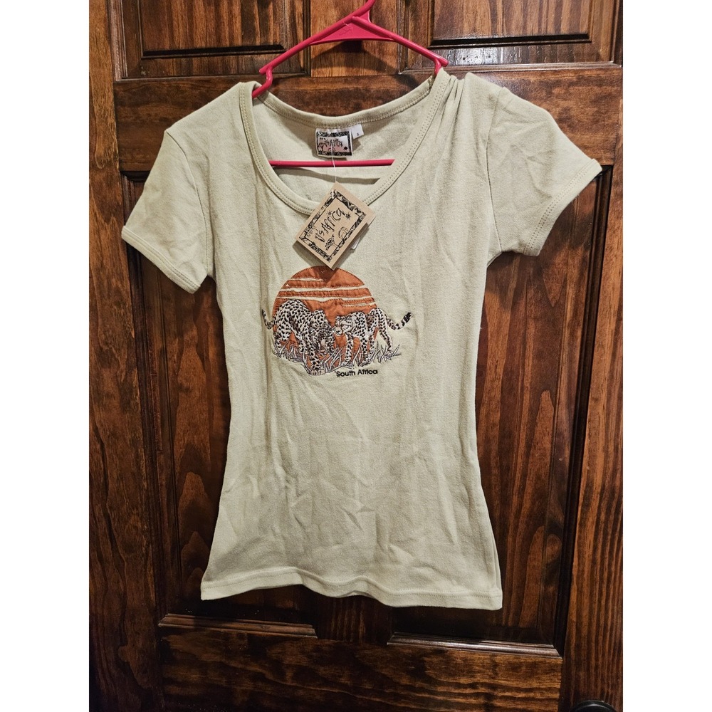It's Africa South Africa Cheetah Embroidered T-Shirt Women Small Green NWT